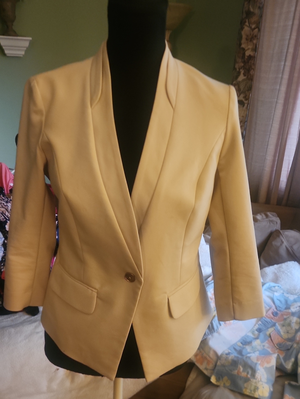 Roz & Ali Cream Single-Button Tailored Blazer